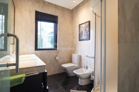 Casa de 3 dormitorios en Pattaya, Tailandia № 83768 - foto 4