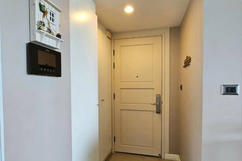 Condominio de 3 dormitorios en Huai Khwang, Bangkok, Tailandia № 123870 - foto 15