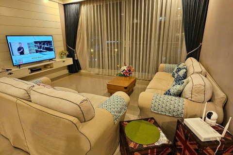 Condominio de 3 dormitorios en Huai Khwang, Bangkok, Tailandia № 123870 - foto 28