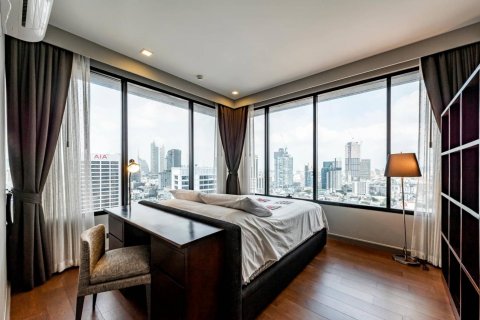 Condominio de 2 dormitorios en Bang Rak, Bangkok, Tailandia № 123872 - foto 2