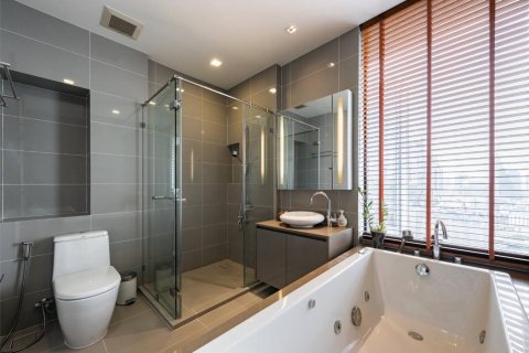 Condominio de 2 dormitorios en Bang Rak, Bangkok, Tailandia № 123872 - foto 7
