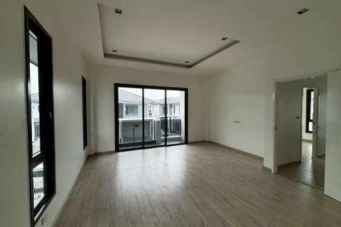 Casa de 4 dormitorios en Pattaya, Tailandia № 125626 - foto 10