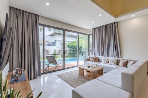 Chalet de 4 dormitorios en Phuket, Tailandia № 125856 - foto 5