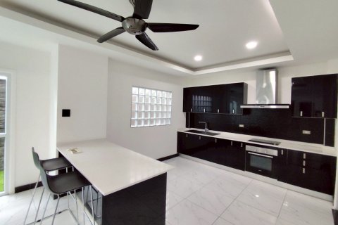 Casa de 3 dormitorios en Pattaya, Tailandia № 126532 - foto 6