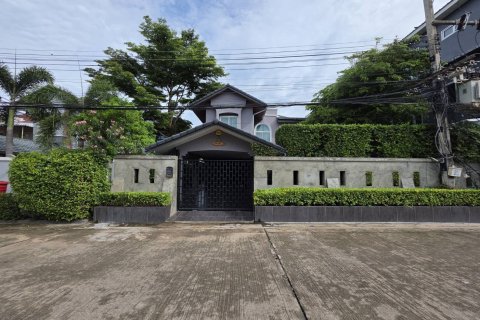 Casa de 3 dormitorios en Pattaya, Tailandia № 126532 - foto 3