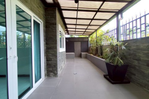 Casa de 3 dormitorios en Pattaya, Tailandia № 126532 - foto 30
