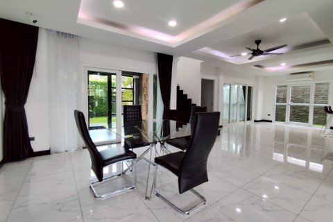 Casa de 3 dormitorios en Pattaya, Tailandia № 126532 - foto 5