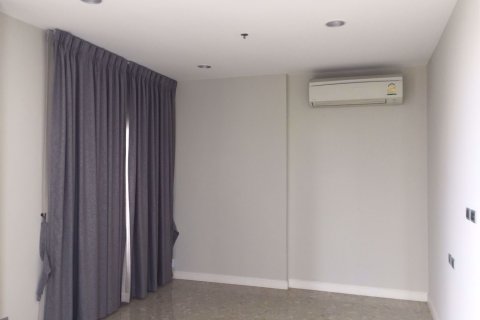 Duplex in Khlong Toei, Bangkok, Thailand 2 bedrooms № 76158