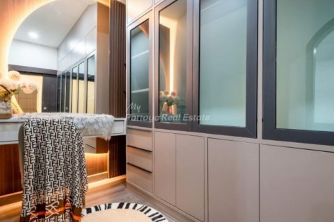 Casa de 4 dormitorios en Pattaya, Tailandia № 123494 - foto 10