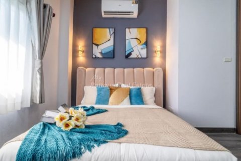 Casa de 4 dormitorios en Pattaya, Tailandia № 123494 - foto 12