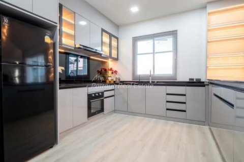 Casa de 4 dormitorios en Pattaya, Tailandia № 123494 - foto 6
