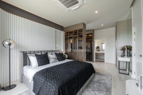 Casa de 4 dormitorios en Bang Lamung, Tailandia № 123490 - foto 7
