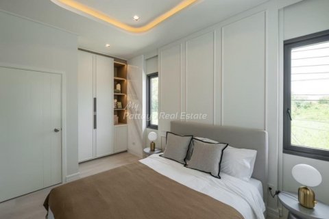 Casa de 4 dormitorios en Bang Lamung, Tailandia № 123490 - foto 8
