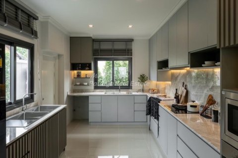 Casa de 4 dormitorios en Bang Lamung, Tailandia № 123490 - foto 6