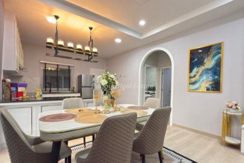 Casa de 3 dormitorios en Bang Lamung, Tailandia № 123495 - foto 3
