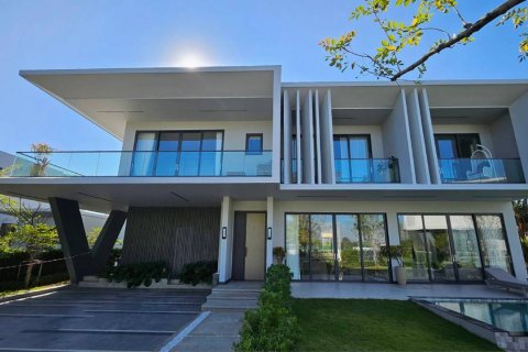 Вилла в Gloria villas, Паттайя, Таиланд с 4 спальнями  № 84992