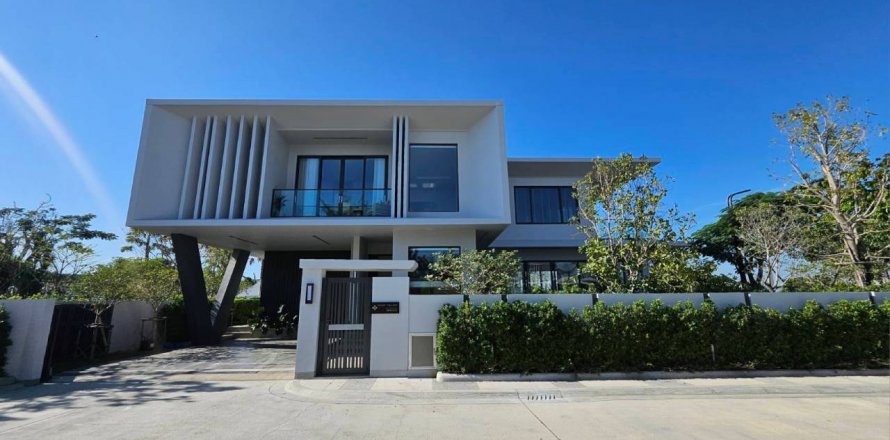 Chalet de 3 dormitorios en Gloria villas, Pattaya, Tailandia № 84991