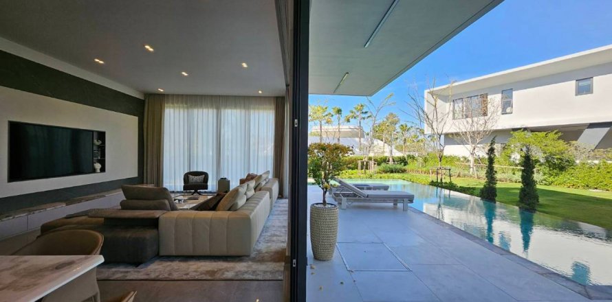 Villa in Gloria villas, Pattaya, Thailand 4 bedrooms № 84993