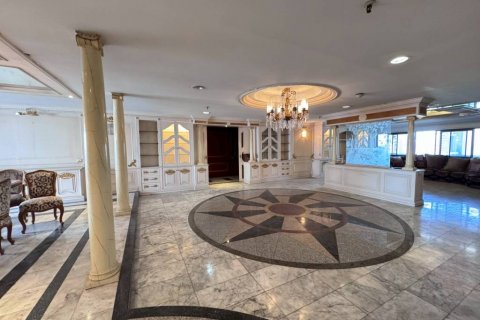 Condominio de 4 dormitorios en Bangkok, Tailandia № 132532 - foto 7