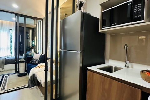 Condominio de 1 dormitorio en Bang Na, Bangkok, Tailandia № 132529 - foto 2