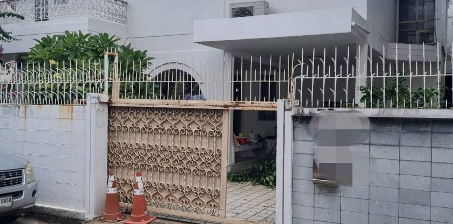บ้านในสาทร, กรุงเทพฯ, ประเทศไทย 4 ห้องนอน № 143159