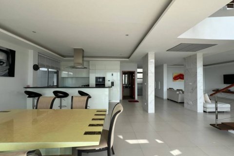 Chalet de 4 dormitorios en Surat Thani, Tailandia № 116268 - foto 7