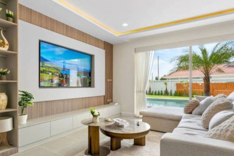 Chalet de 7 dormitorios en Pattaya, Tailandia № 116264 - foto 2