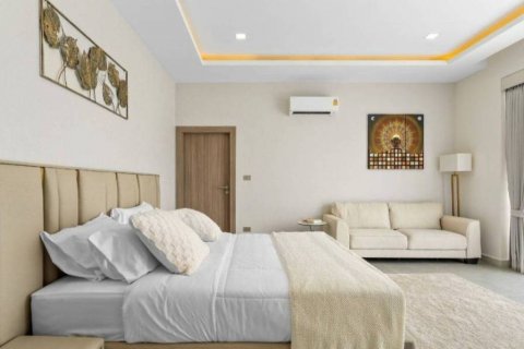 Chalet de 7 dormitorios en Pattaya, Tailandia № 116264 - foto 8