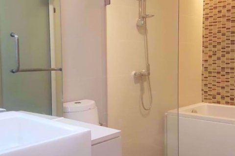 Condominio de 2 dormitorios en Watthana, Bangkok, Tailandia № 82283 - foto 5