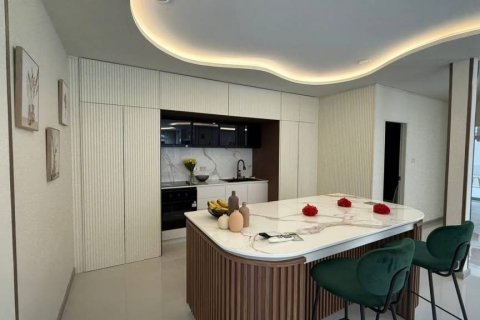 Chalet de 5 dormitorios en Pattaya, Tailandia № 132535 - foto 6