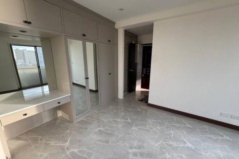 Condominio de 3 dormitorios en Bang Kho Laem, Bangkok, Tailandia № 132536 - foto 8