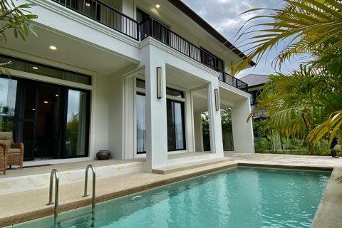 Villa à Chiang Mai, Thaïlande 4 chambres № 80959