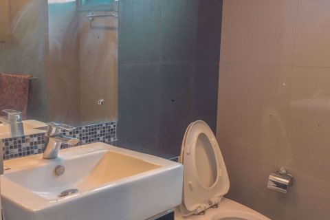 Condominio de 2 dormitorios en Khlong Toei, Bangkok, Tailandia № 76302 - foto 14
