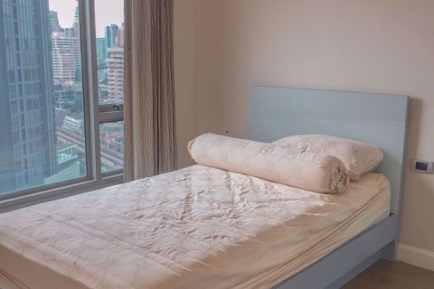 Condominio de 2 dormitorios en Khlong Toei, Bangkok, Tailandia № 76302 - foto 12
