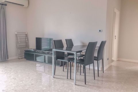 Condominio de 2 dormitorios en Khlong Toei, Bangkok, Tailandia № 76302 - foto 6