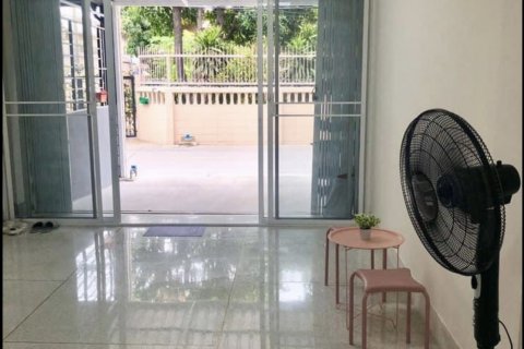 Adosado de 4 dormitorios en Bangkok, Tailandia № 143681 - foto 4