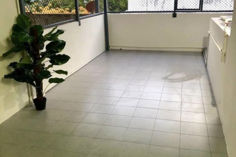 Adosado de 4 dormitorios en Bangkok, Tailandia № 143681 - foto 2
