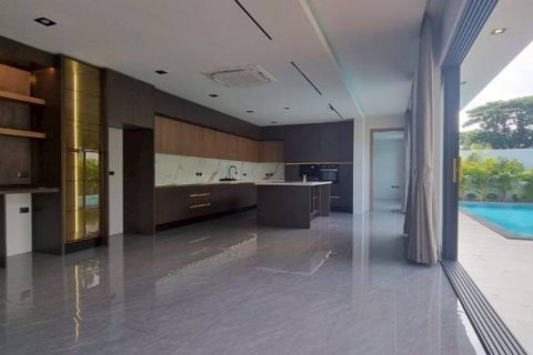 Villa in Pattaya, Thailand 4 Schlafzimmer № 126618 - Foto 6
