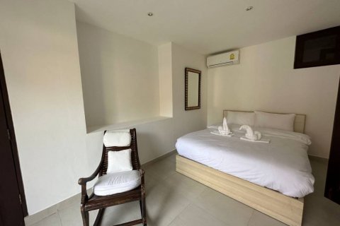 Chalet de 4 dormitorios en Phuket, Tailandia № 126612 - foto 10