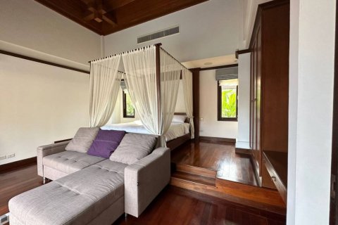 Chalet de 4 dormitorios en Phuket, Tailandia № 126612 - foto 9