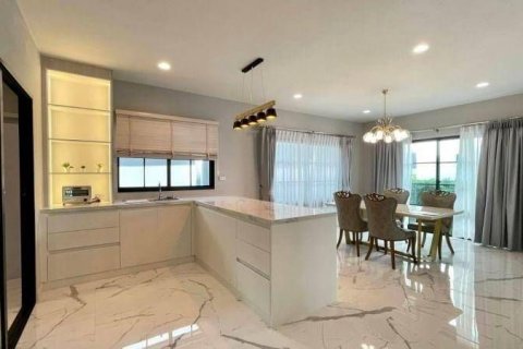 บ้านในสมุทรปราการ, ประเทศไทย 4 ห้องนอน № 123883 - รูปถ่าย 15