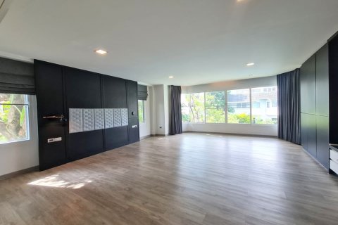 Reihenhaus in Khlong Toei, Bangkok, Thailand 3 Schlafzimmer № 123884