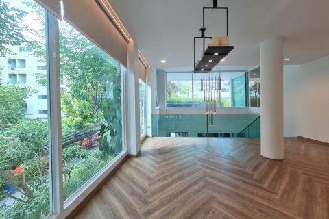Adosado de 3 dormitorios en Khlong Toei, Bangkok, Tailandia № 123884 - foto 13