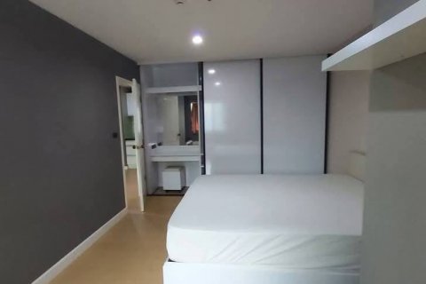 Condominio de 1 dormitorio en Phra Khanong, Bangkok, Tailandia № 123886 - foto 18