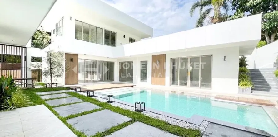 Casa de 4 dormitorios en Kathu, Tailandia № 131344