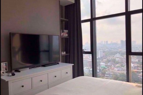 Condominio de 2 dormitorios en Bang Rak, Bangkok, Tailandia № 76356 - foto 5