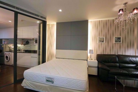 Condominio de 1 dormitorio en Khlong Toei, Bangkok, Tailandia № 77184 - foto 2