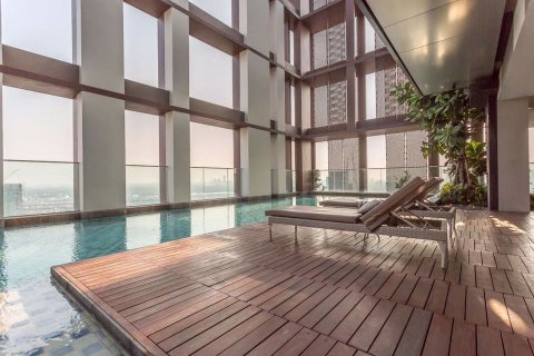 Condominio de 2 dormitorios en Khlong Toei, Bangkok, Tailandia № 77182 - foto 24