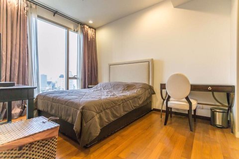 Condominio de 2 dormitorios en Khlong Toei, Bangkok, Tailandia № 77182 - foto 16
