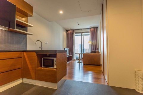 Condominio de 2 dormitorios en Khlong Toei, Bangkok, Tailandia № 77182 - foto 3